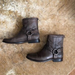 FRYE Pewter Gunmetal Gray Short Buckle Moto Boots - Phillip Harness Short